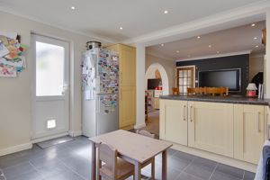 Kitchen/Breakfast Room- click for photo gallery